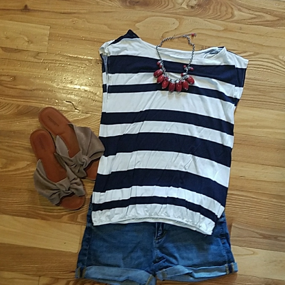 Navy white stripe top